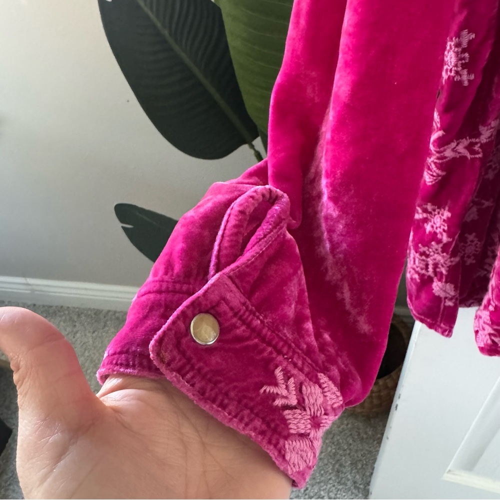 Johnny Was Fuchsia Pink Embroidered Button-Down Top - Picture 4 of 7